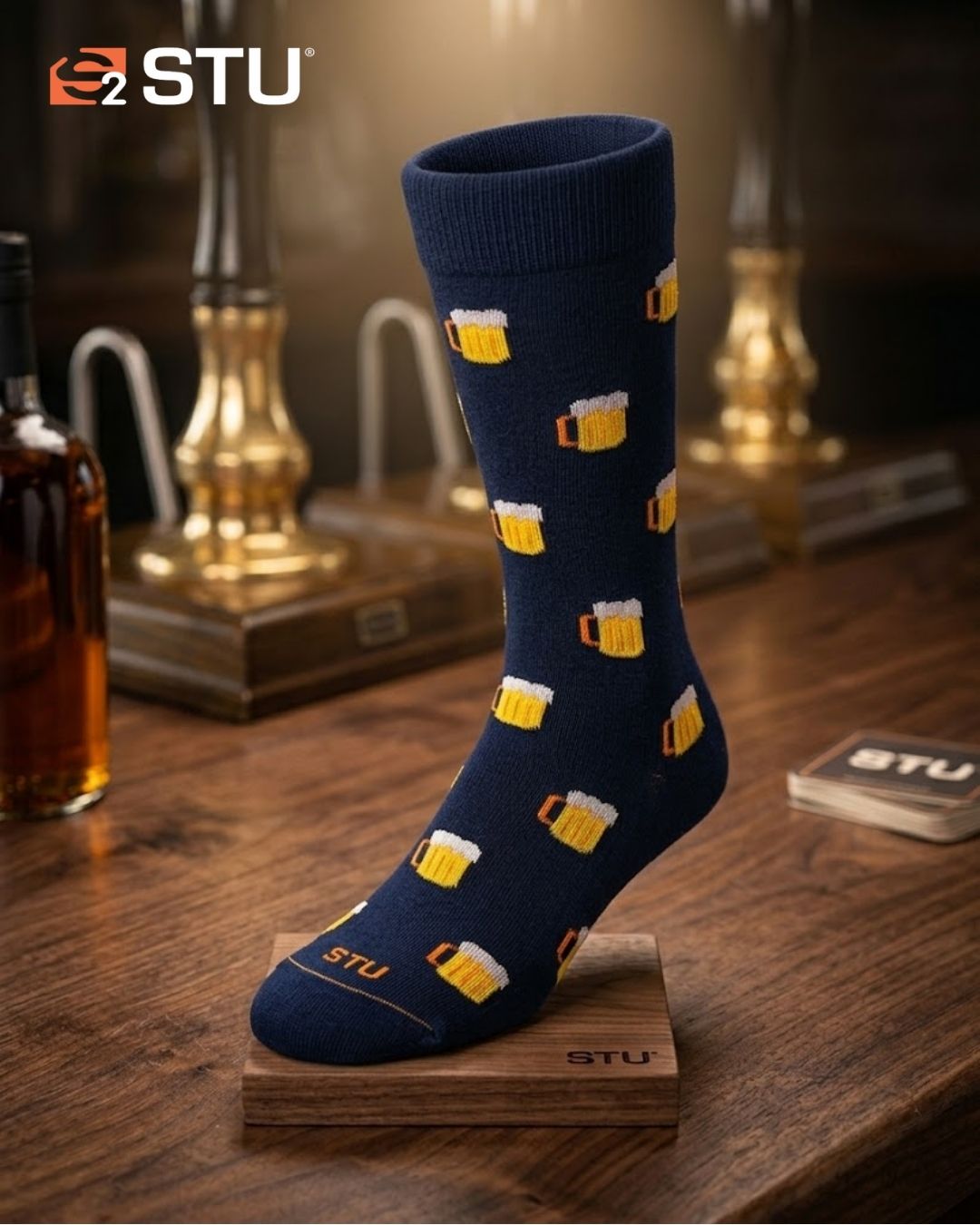 Medias premium STU con diseño de cerveza en color azul marino