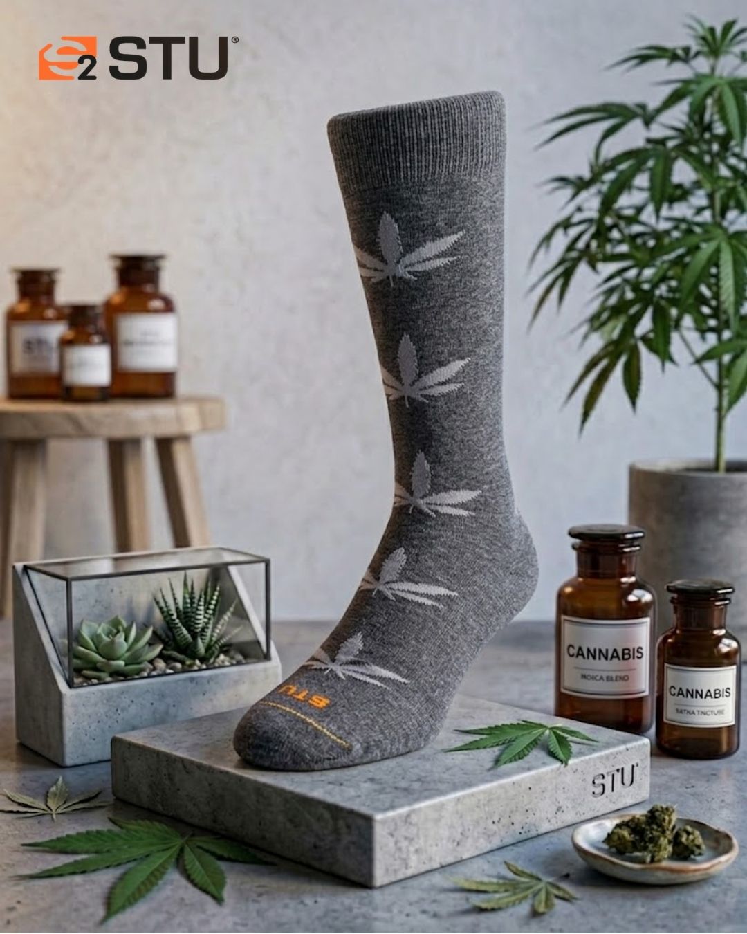 Medias premium STU con diseño de cannabis en color gris