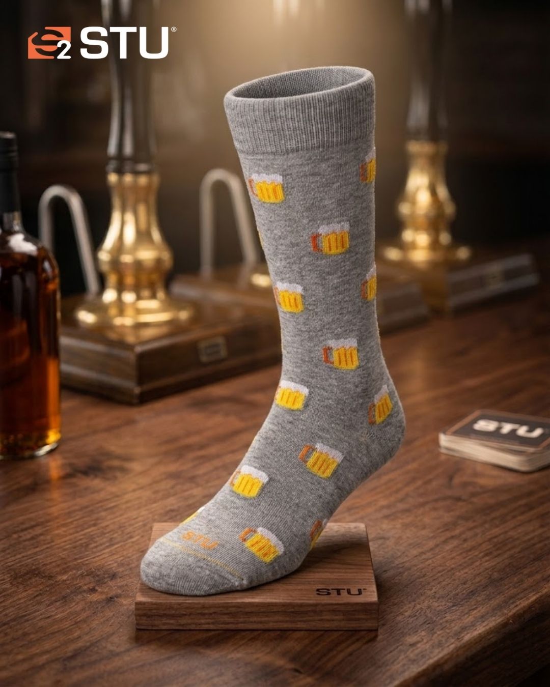 Medias premium STU con diseño de cerveza en color plateado
