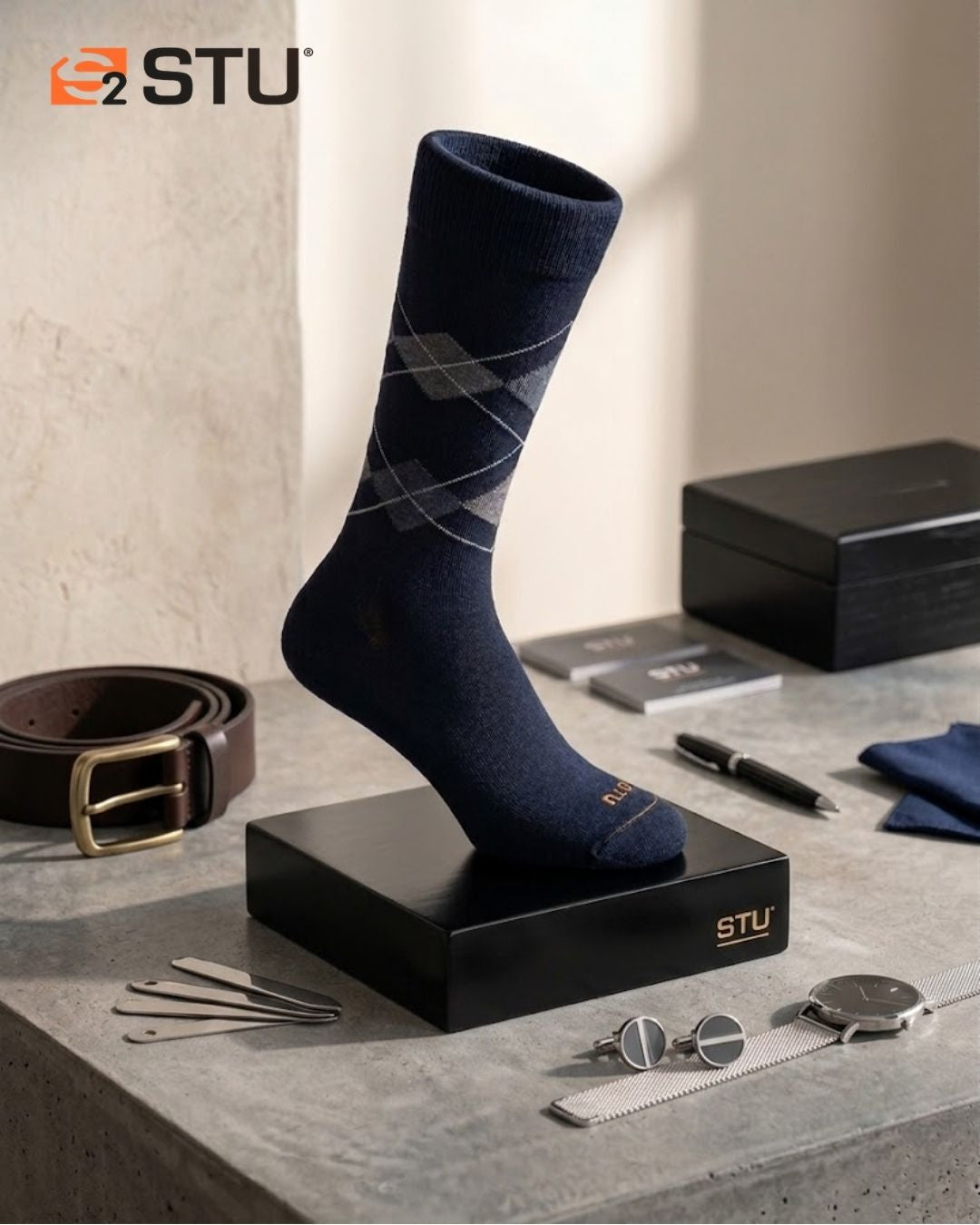 Medias premium STU casuales clasico+ rombo sutil en color azul marino