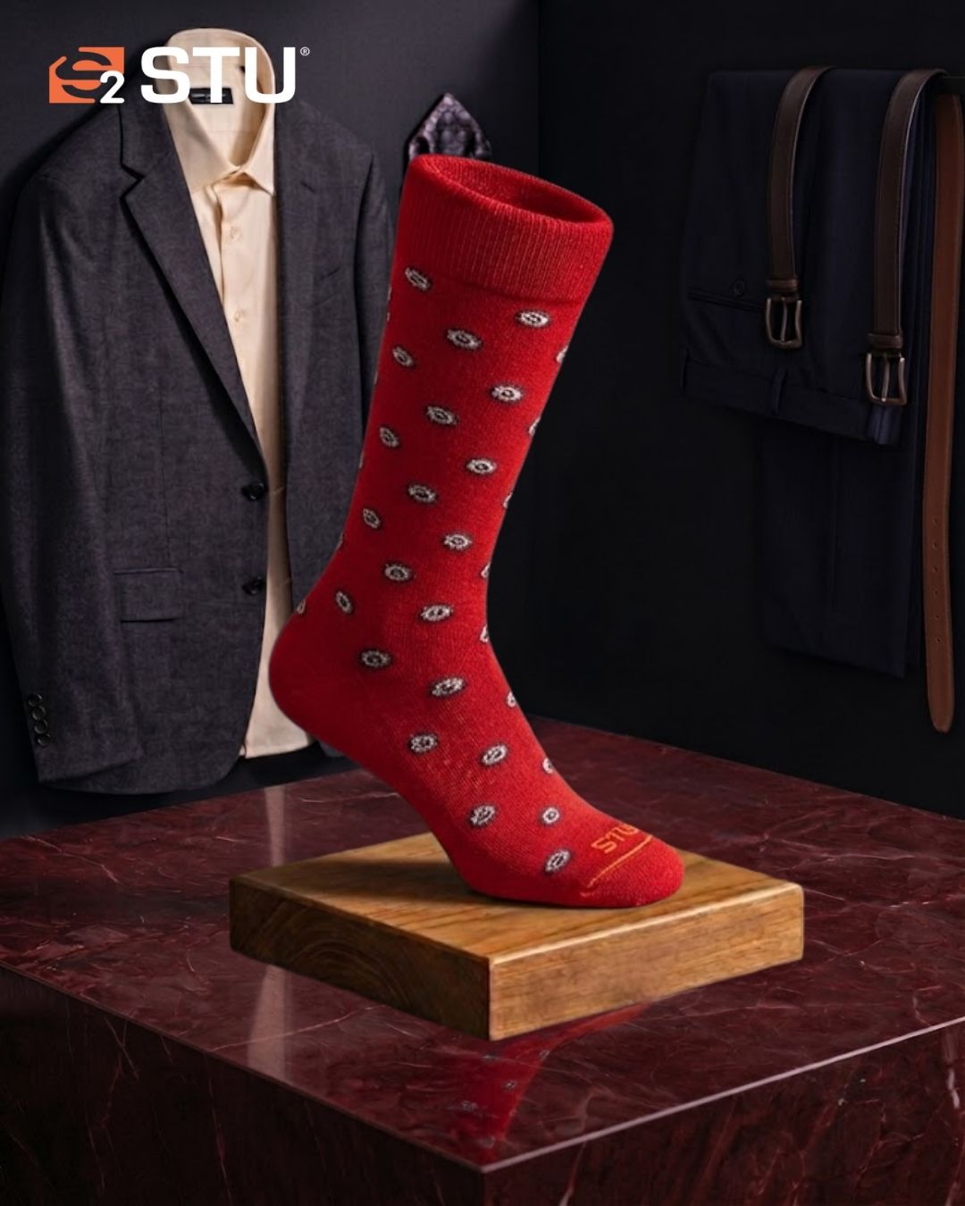 Medias premium STU casuales clasico+ tension visual en color rojo